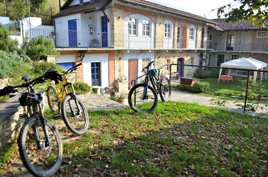 Гостевой дом Cascina Il Convivio Диано-д'Альба Экстерьер фото